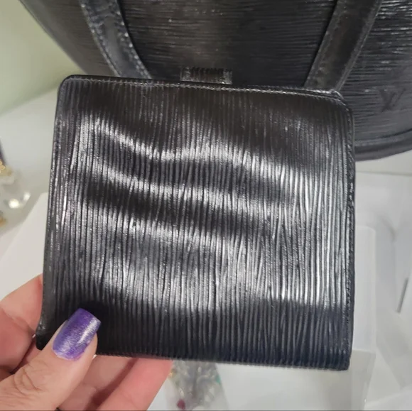 Louis Vuitton Compact Wallet Black Epi Leather Gold-Tone Hardware Leather Lining - Picture 2 of 7